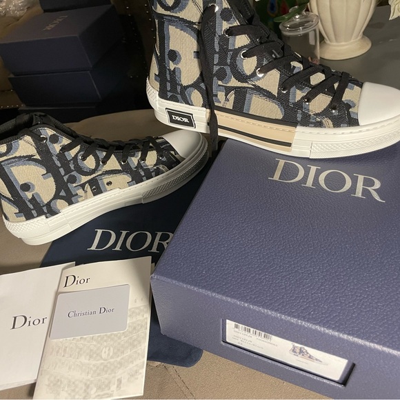 Dior high top sneakers size 43. - Picture 3 of 13